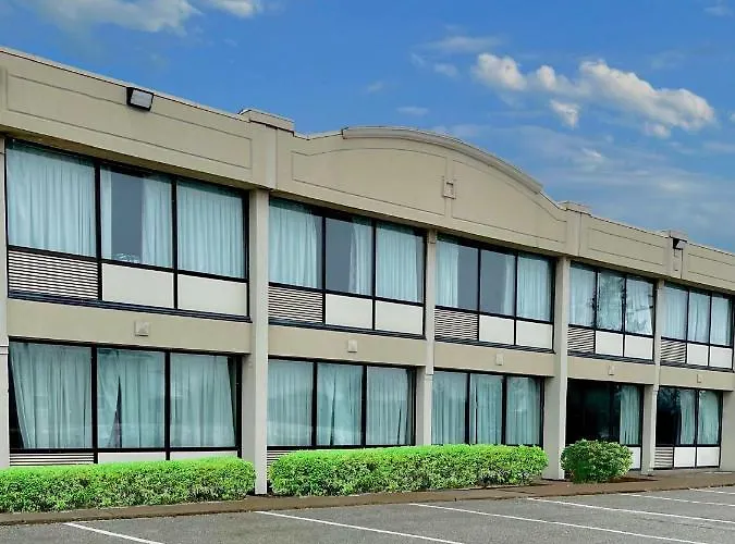 Residence & Conference Centre - Sarnia